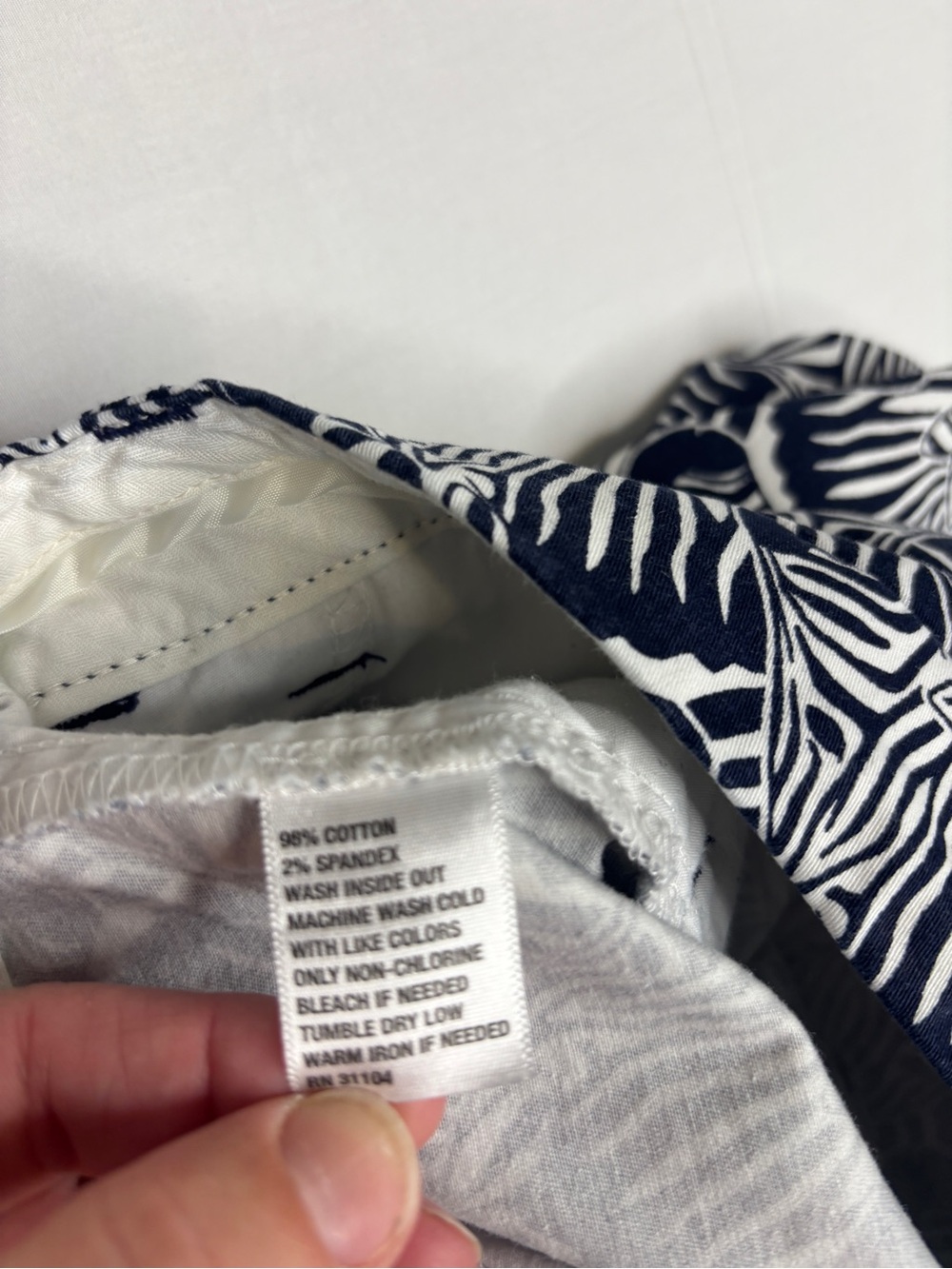 Crown & Ivy Zebra Print Shorts Women’s Size 12 Black White Stretch Casual 4” - Picture 7 of 8
